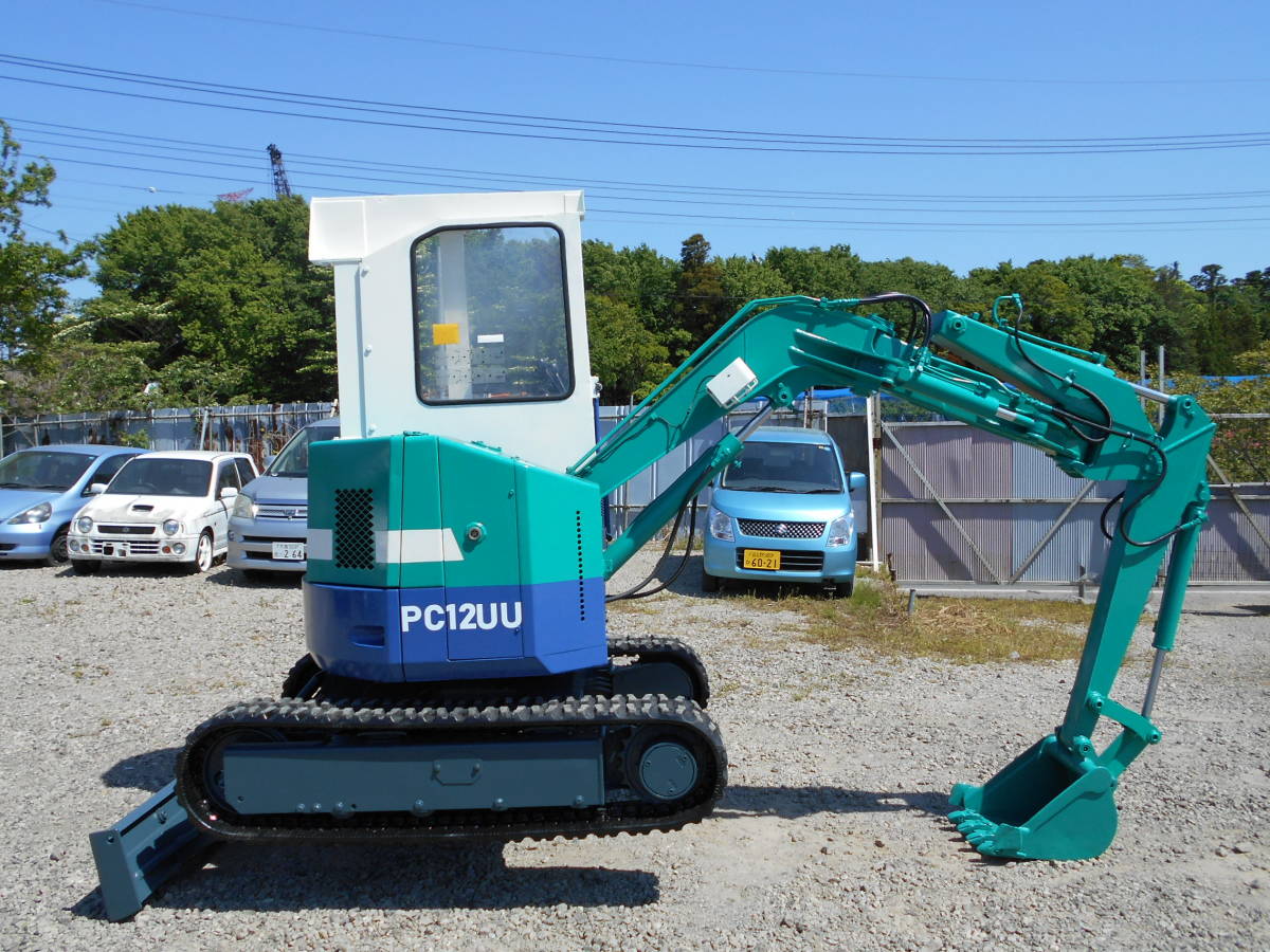 コマツ PC12UU 中古バックホー 小旋回 ミニユンボ ゴムキャタ新品同様