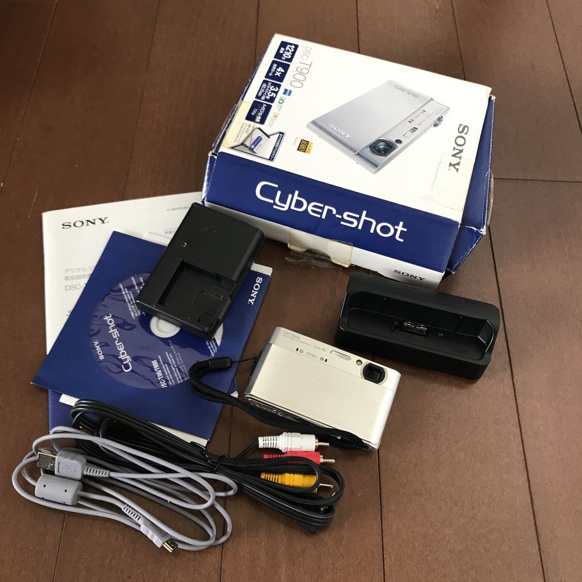 SONY サイバーショットDSC-T900と付属品 | ヤマダウェブコム