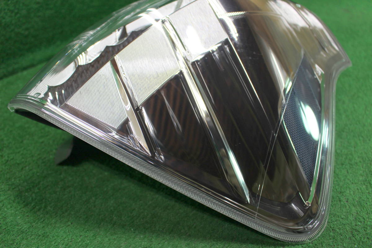 プリウスα ZVW40W 右ヘッドライト 81145-47290 純正 プリウスα DAA