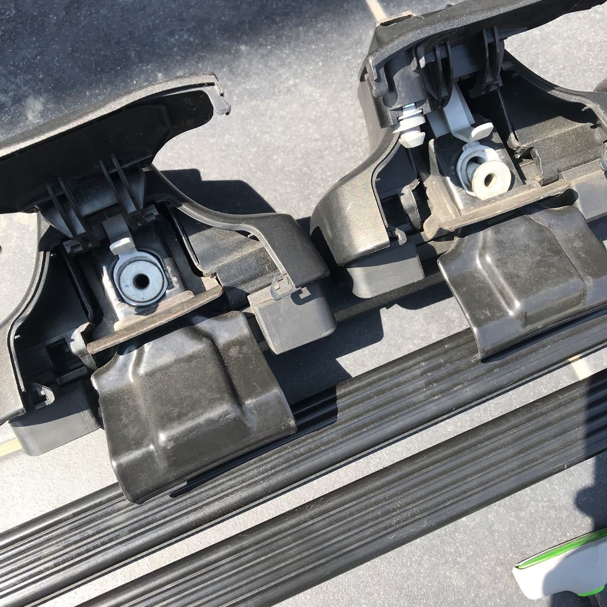 プリウス 30系 THULE ルーフキャリア 754 フット 鍵付き スーリー 