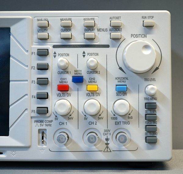 ○ OWON ポータブル デジタル オシロスコープ PDS5022S 画面難