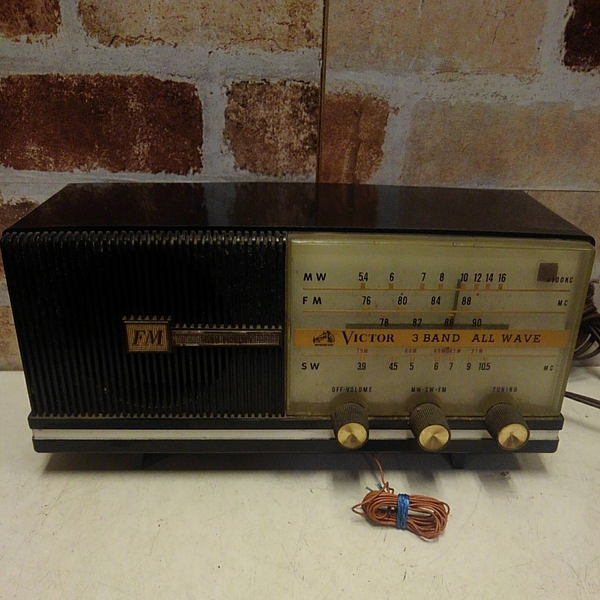 ジャンク品！真空管ラジオ 昭和レトロ ビクター VICTOR RADIO F-221