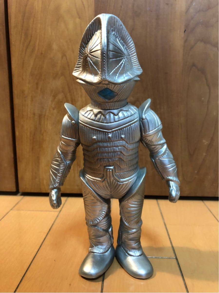 ブルマァク ボーグ星人 新品 ウルトラセブン大（マスク取れ) VS 当時物