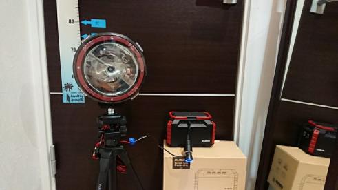 ポータブル電源三脚フルセット 大容量40500MA 150wh LEDライト内蔵 HID