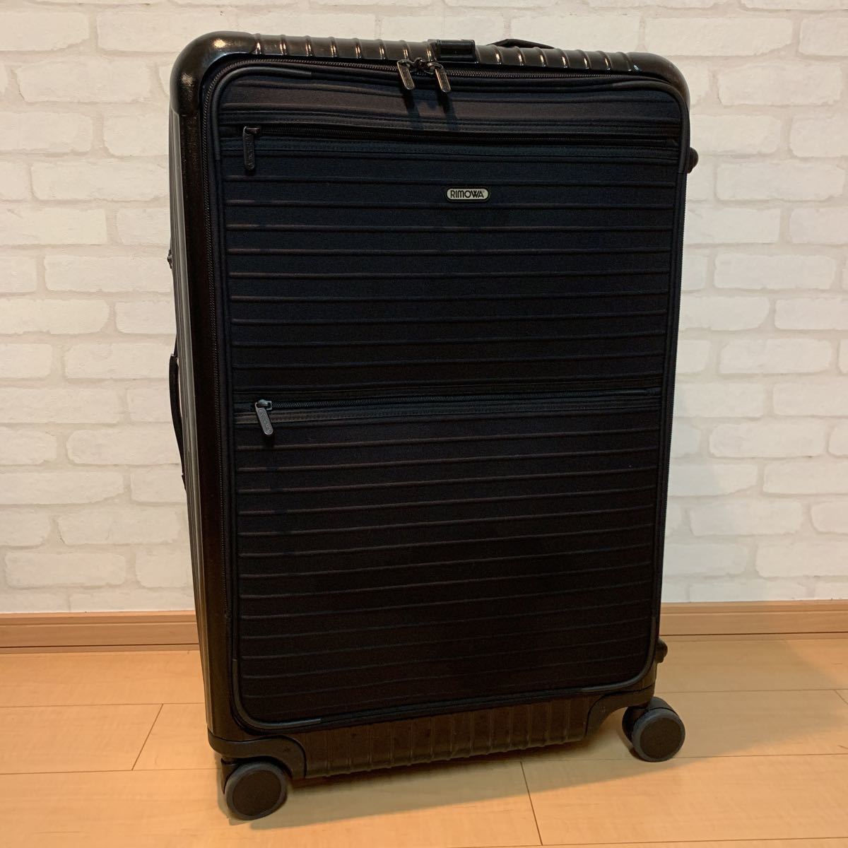 希少、リモワサルサハイブリッドボレロビジネストローリーの商品です。