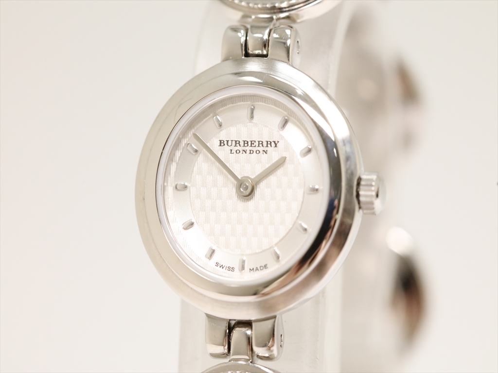 保証書付 稼働 バーバリー 馬騎士 コインウォッチ l シルバー文字盤 スイス製 Ss コマ有 Qz レディース腕時計 Y307 バーバリー 売買されたオークション情報 Yahooの商品情報をアーカイブ公開 オークファン Aucfan Com