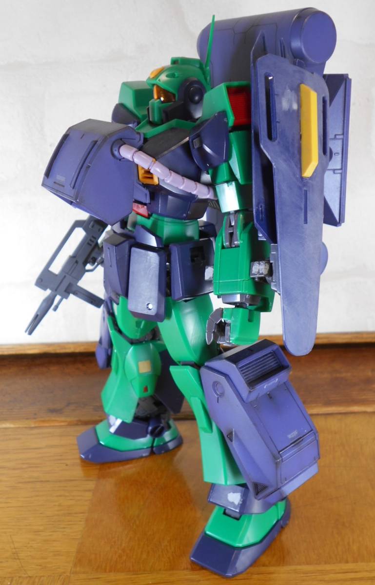 MG ネモ + バリュートパック ガンプラ MG ネモ + バリュートパック ガンプラ