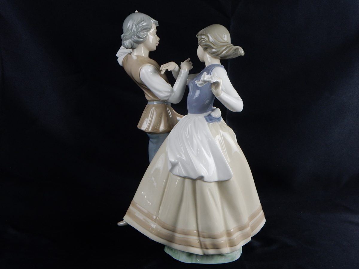 絶版 リヤドロ(LLADRO) ♯5252 【Dancing the polka】陶器 置物 フィギュリン　O59-564379