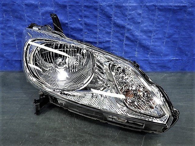 1087 フリード GB3 GB4 後期 右ライト HID 100-62054 美品