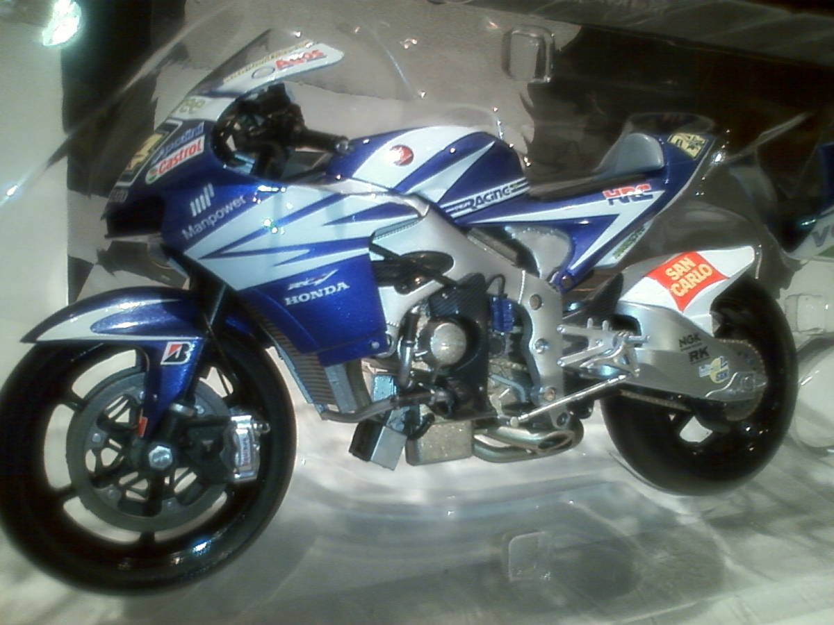 ミニチャンプス 1⁄12 ホンダ RC212V ダニ・ペドロサ 2009 1⁄12