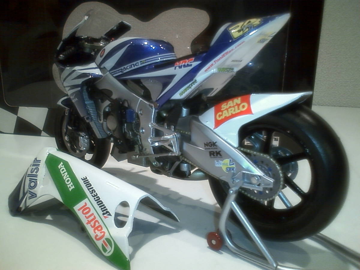 ミニチャンプス 1⁄12 ホンダ RC212V ダニ・ペドロサ 2009 1⁄12