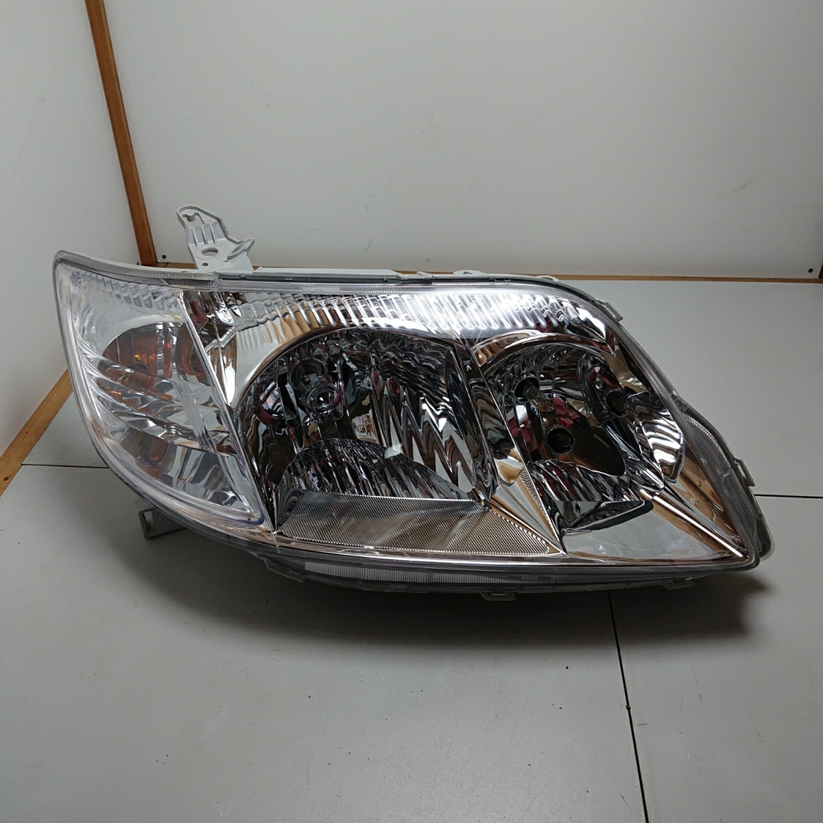 FARO DELANTERO NEW COROLLA 04 LH