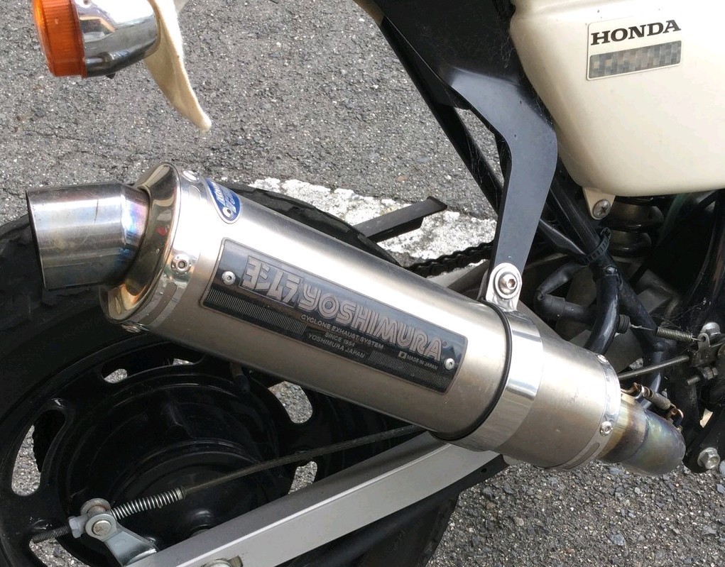 ヨシムラ エイプ50用 ヨシムラマフラー／カーボンサイレンサー APE50 バイク ヨシムラ エイプ50用 ヨシムラマフラー／カーボンサイレンサー