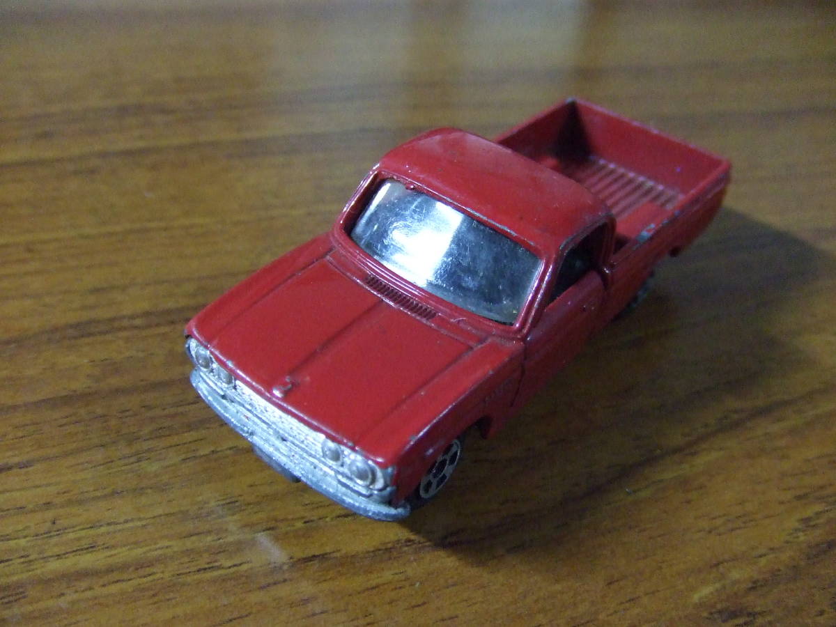 J584 希少！香港トミカ tomica 香港製 NO.42 S=1/62 ダットサントラック DATSUN 1300 HONG