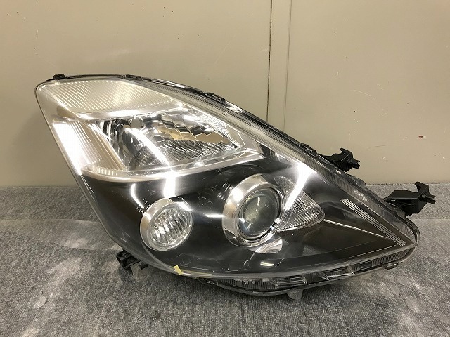 アイシス ZGM10W/ZGM11W/ZGM15W 最終後期 プラタナ HID 純正 右ヘッド