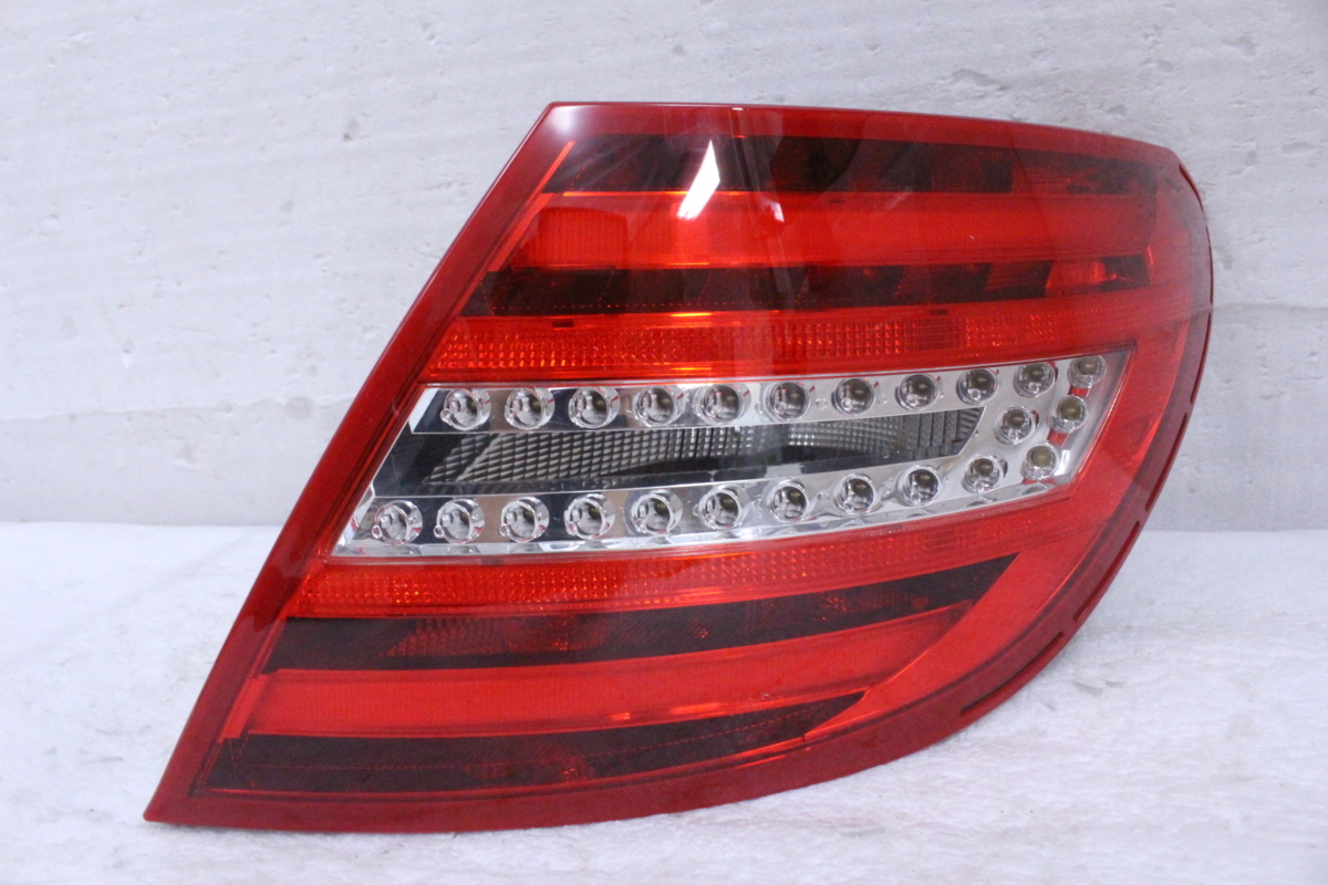 定番人気，安い 90-1220-4 LED W204 ベンツ Cクラス セダン 右テールライト メルセデスベンツ 純正 A2048205864 KK(テールライト)｜売買されたオークション情報、yahooの商品情報をアーカイブ公開 - オークファン メルセデス・ベンツ用