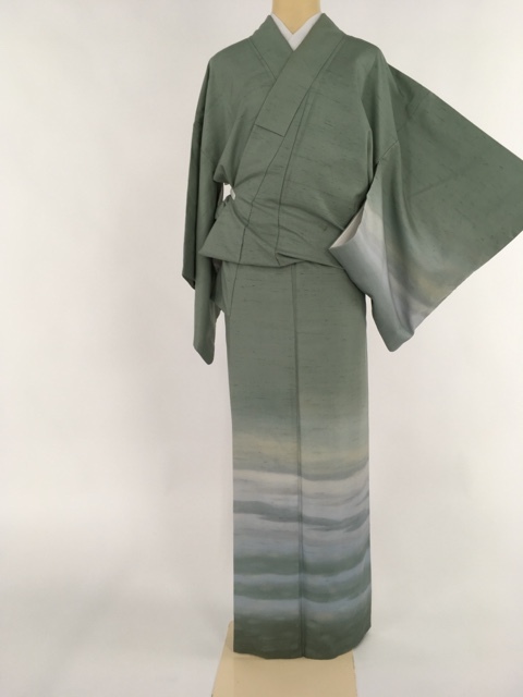 バイセル 着物 逸品 付下げ 薄緑 一つ紋 牛首紬地 霞 ぼかし 正絹 袷（10月～5月）162cm Mサイズ☆☆☆☆☆