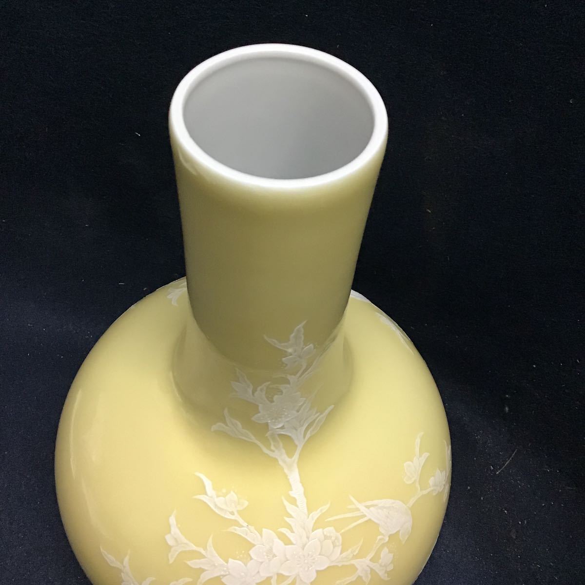 景徳鎮 作品を知る 青白磁 景徳鎮窯 中国陶磁器 手描き花瓶 .: 明人物
