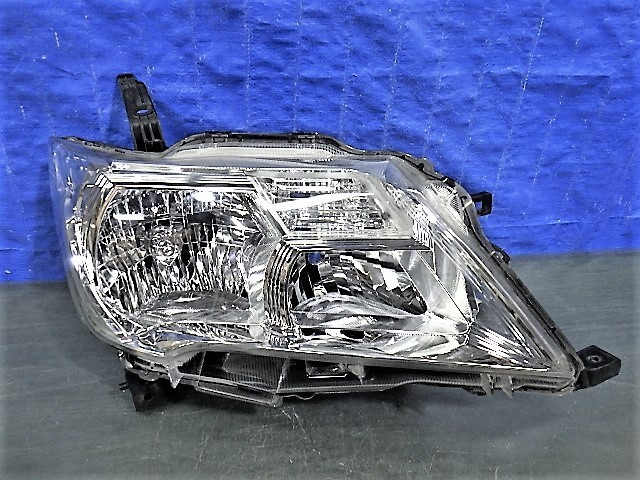  1127 セレナ C26 前期 右ライト ハロゲン 100-23096(ヘッドライト)｜売買されたオークション情報、yahooの商品情報をアーカイブ公開 - オークファン 日産用