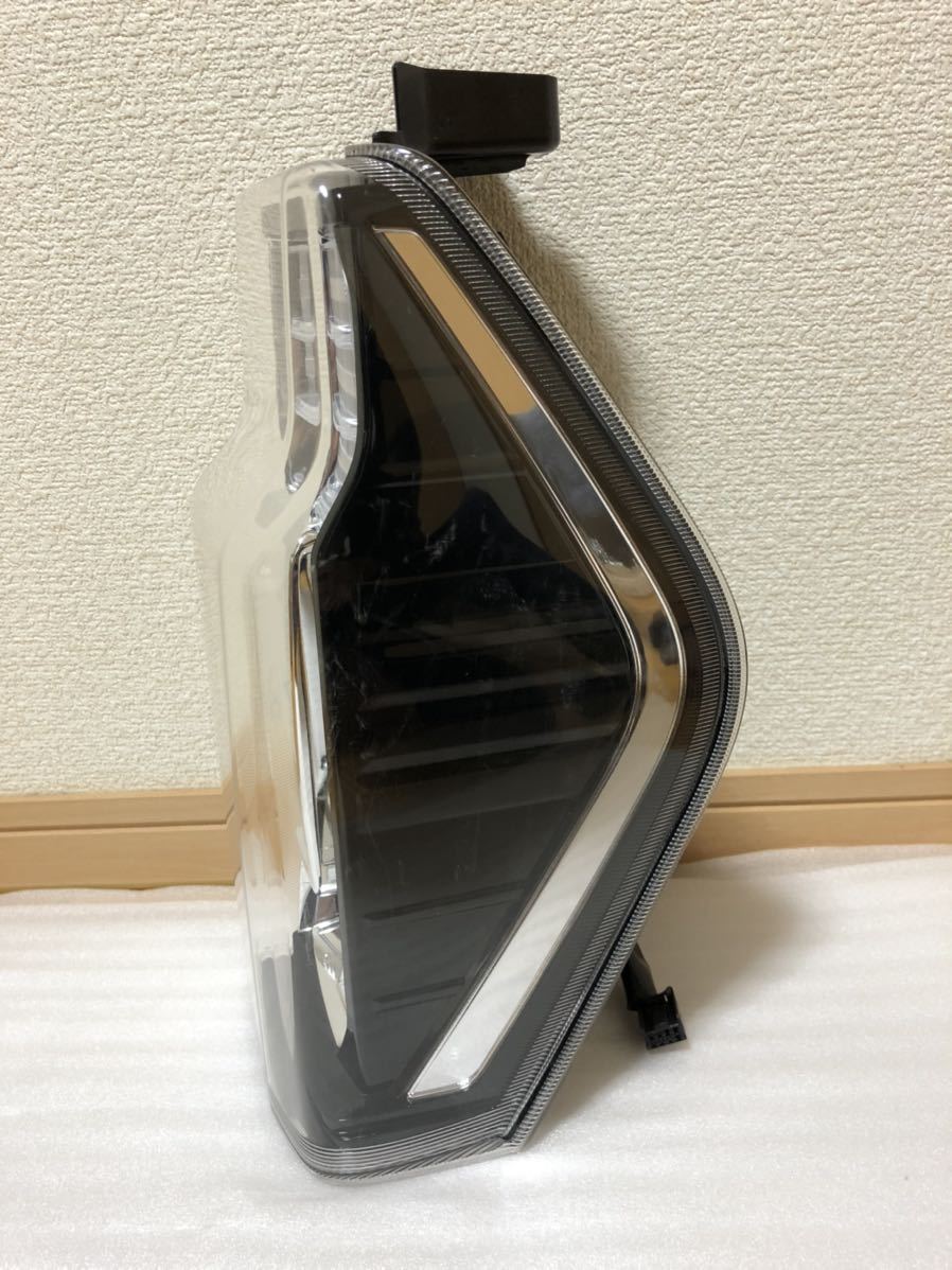☆タントカスタム LA600S 後期 純正 テールランプ 右 TOKAIDENSO 20516
