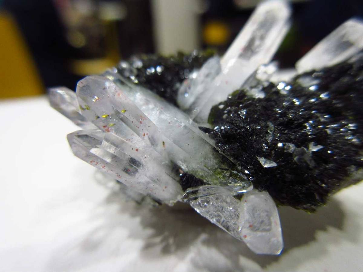 外国産鉱物標本 ナミビア産 クォーツ(水晶) / エピドート(緑廉石 