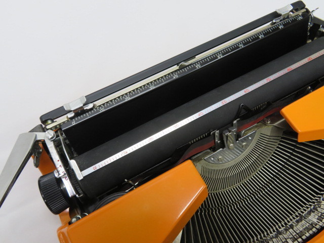 ○美品 ○動作品 SILVER-REED タイプライター 720 オレンジ Silver