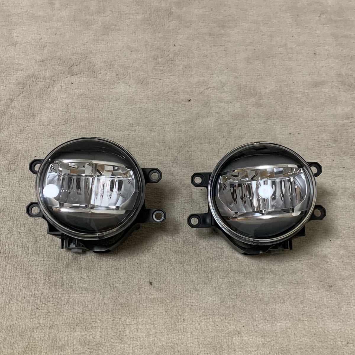 30系プリウス ZVW30 前期 純正タイプ フォグランプ ユニット 左右 プリウス ZVW30 前期 純正 タイプ フォグランプ ユニット バルブ 配線