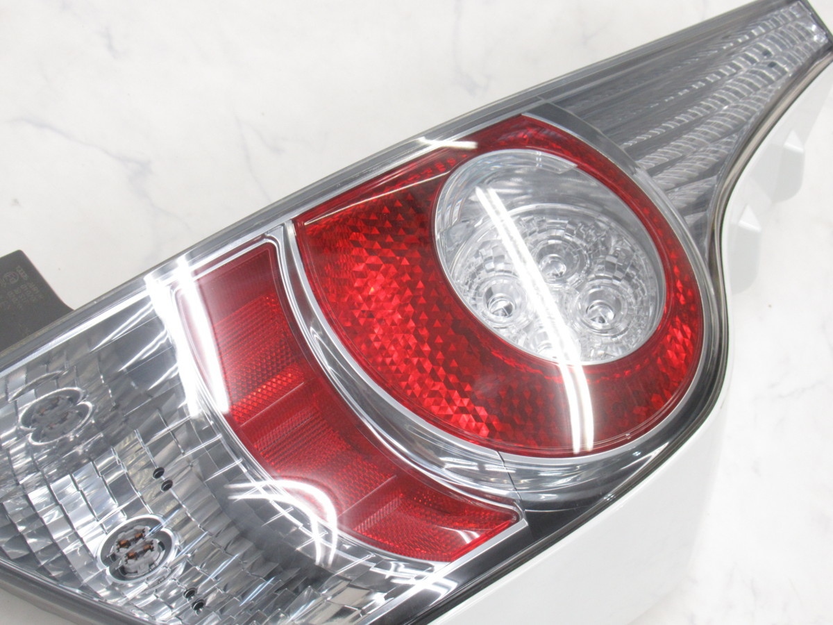 TOYOTA トヨタ 純正 アクアNHP10前期 テールランプ □アクア TOYOTA トヨタ 純正 アクアNHP10前期 テールランプ □アクア
