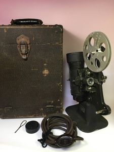 BELL＆HOWELL 2123XL　本体ケース付き Herschel Novel Duffle Carry-On - 26.5L – Deluxe Travel Store