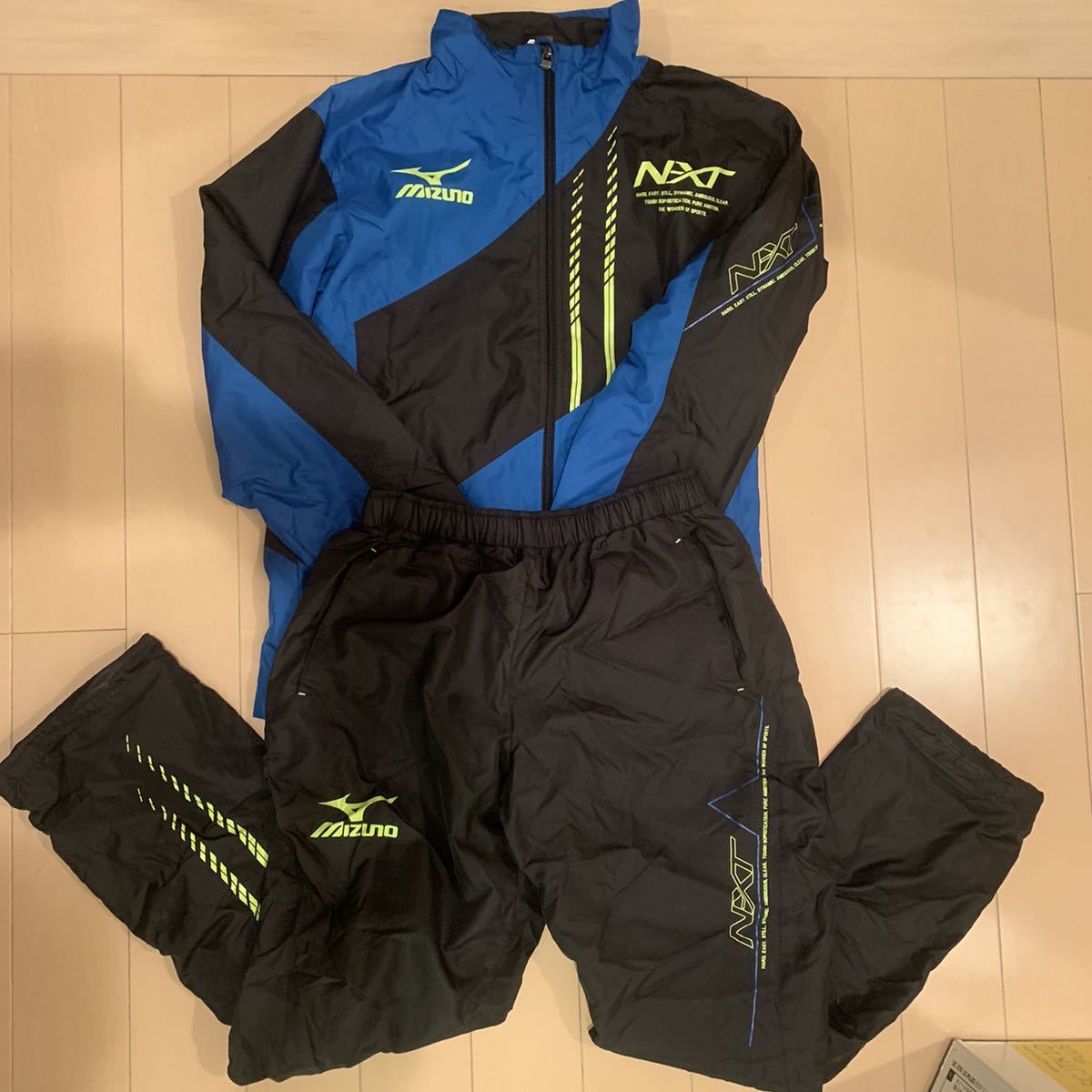 定番人気，HOT MIZUNO ミズノ ウインドブレーカー上下 Mサイズ ソフトテニス(ミズノ)｜売買されたオークション情報、yahooの商品情報をアーカイブ公開 - オークファン ナイロン