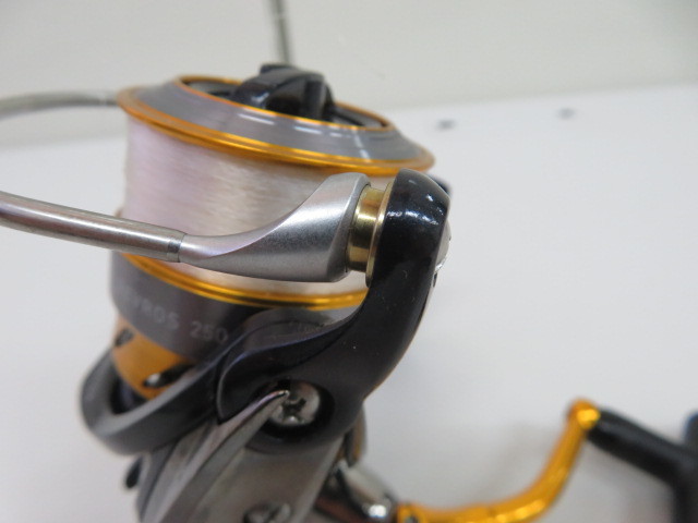 Daiwa ダイワ 15 レブロス 2506 Revros 釣り エギング シーバス タイラバ バス釣り 2500サイズ スピニングリール ダイワ 売買されたオークション情報 Yahooの商品情報をアーカイブ公開 オークファン Aucfan Com