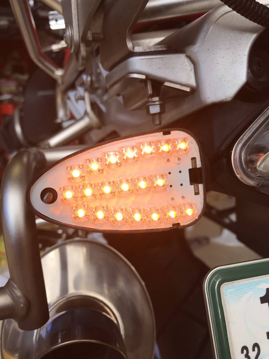 BMW R1200系　交換用LEDウインカー前後　美品 BMW | R1200R フロントウィンカー LED フェンダーレスキット