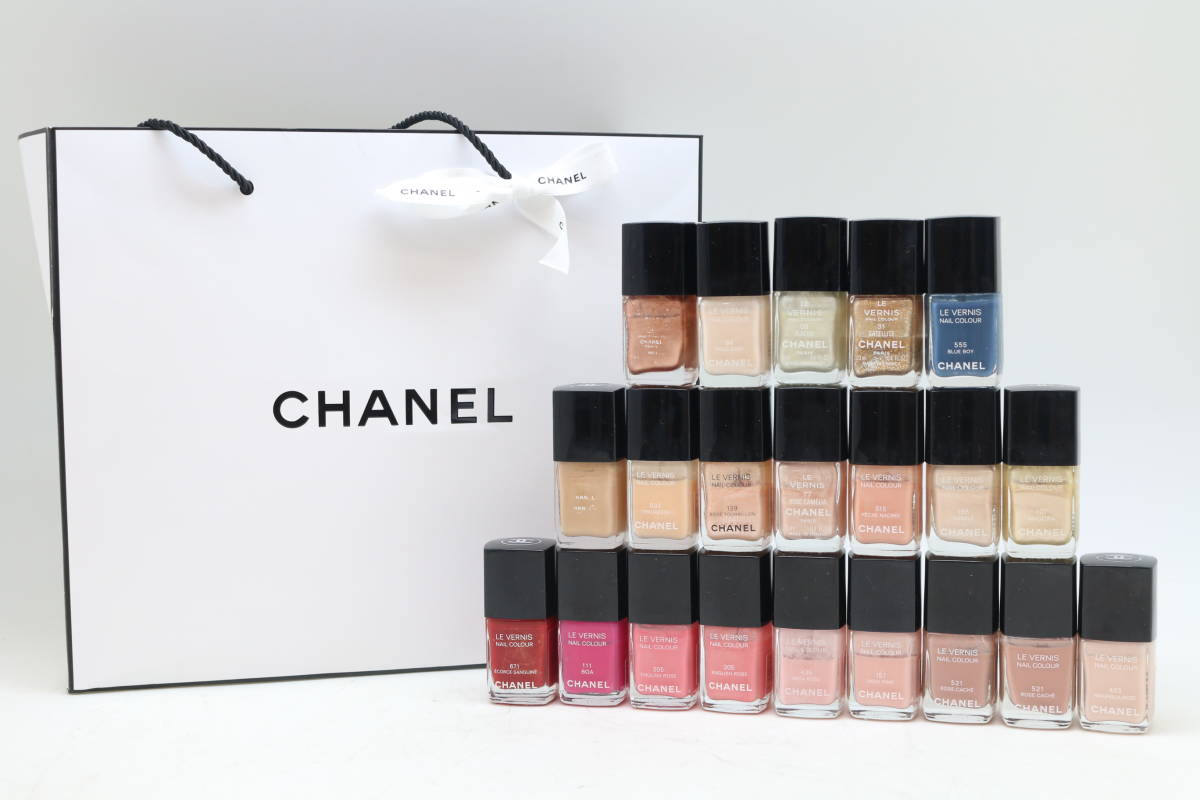 CHANEL ヴェルニ ロング トゥニュ シャネル セルフネイルのネイル 