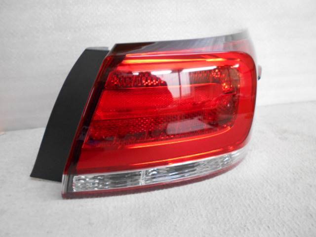 トヨタ／NZT260 プレミオ テールランプ右 プレミオ NZT260 トヨタ