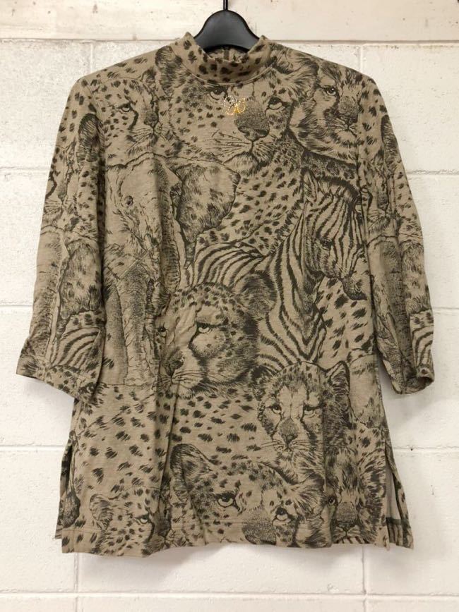 「伊太利屋」半袖 七分袖 カットソー チュニック タートル ハイネック 華やか ラインストーン付き 総柄 動物柄 ヒョウ ゾウ シマウマ 茶色