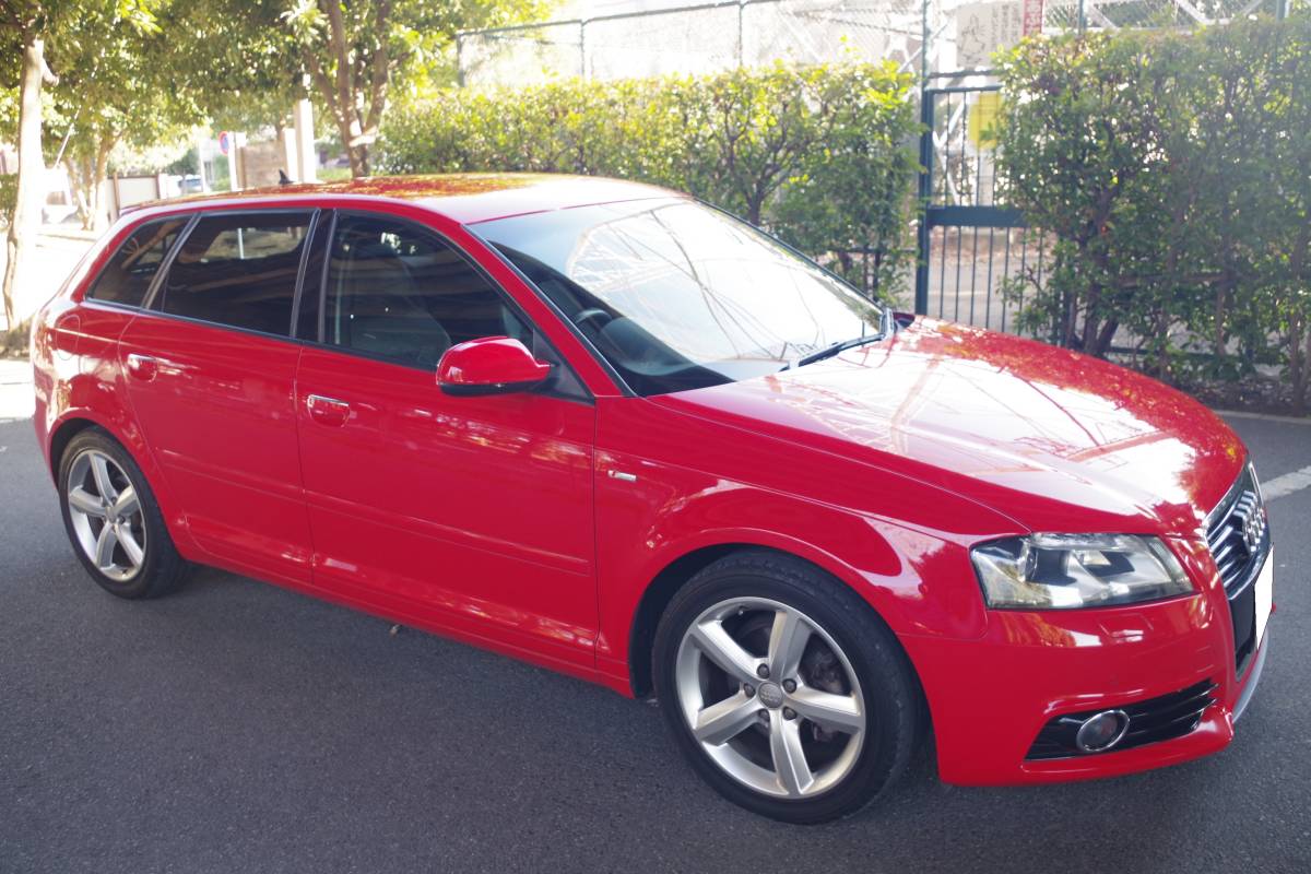 距離27500キロ H24年 アウディ A3スポーツバック1.8TFSI Sライン 【検R4年2月】 純正ナビ/地デジ/Bカメラ/ETC/パドルシフト/パワーシート