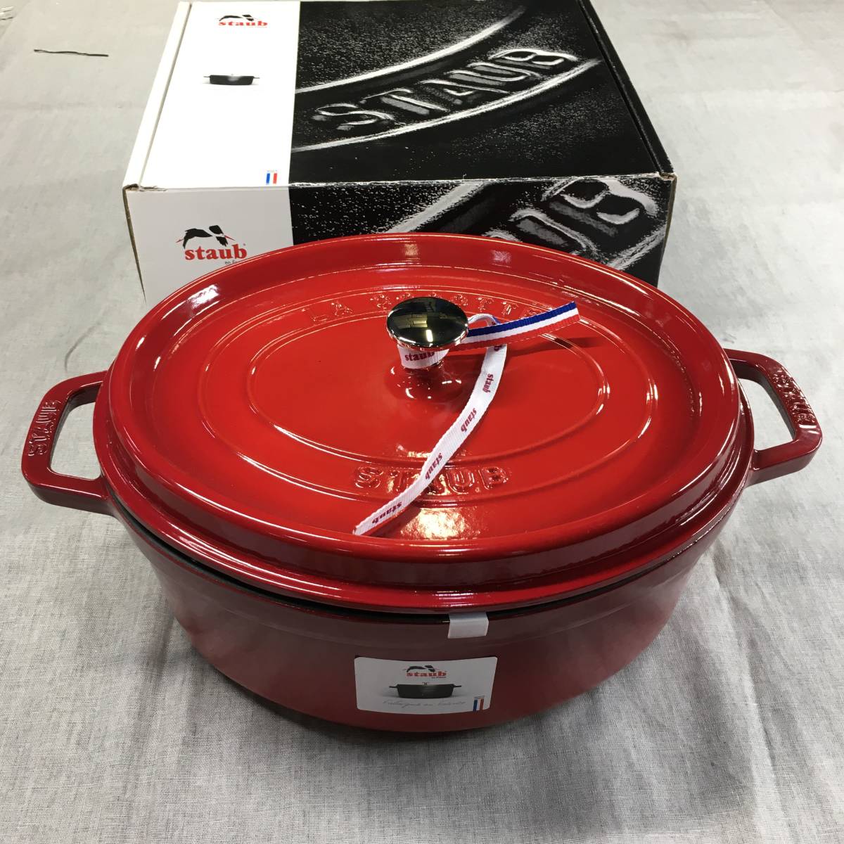 MobileFantasy 蓋傷あり staub ストウブ ココット オーバル チェリー 31cm 大きい 両手 ホーロー 鍋 IH対応 La Cocotte Oval(両手鍋)｜売買されたオークション情報、yahooの商品情報をアーカイブ公開 - オ 両手鍋