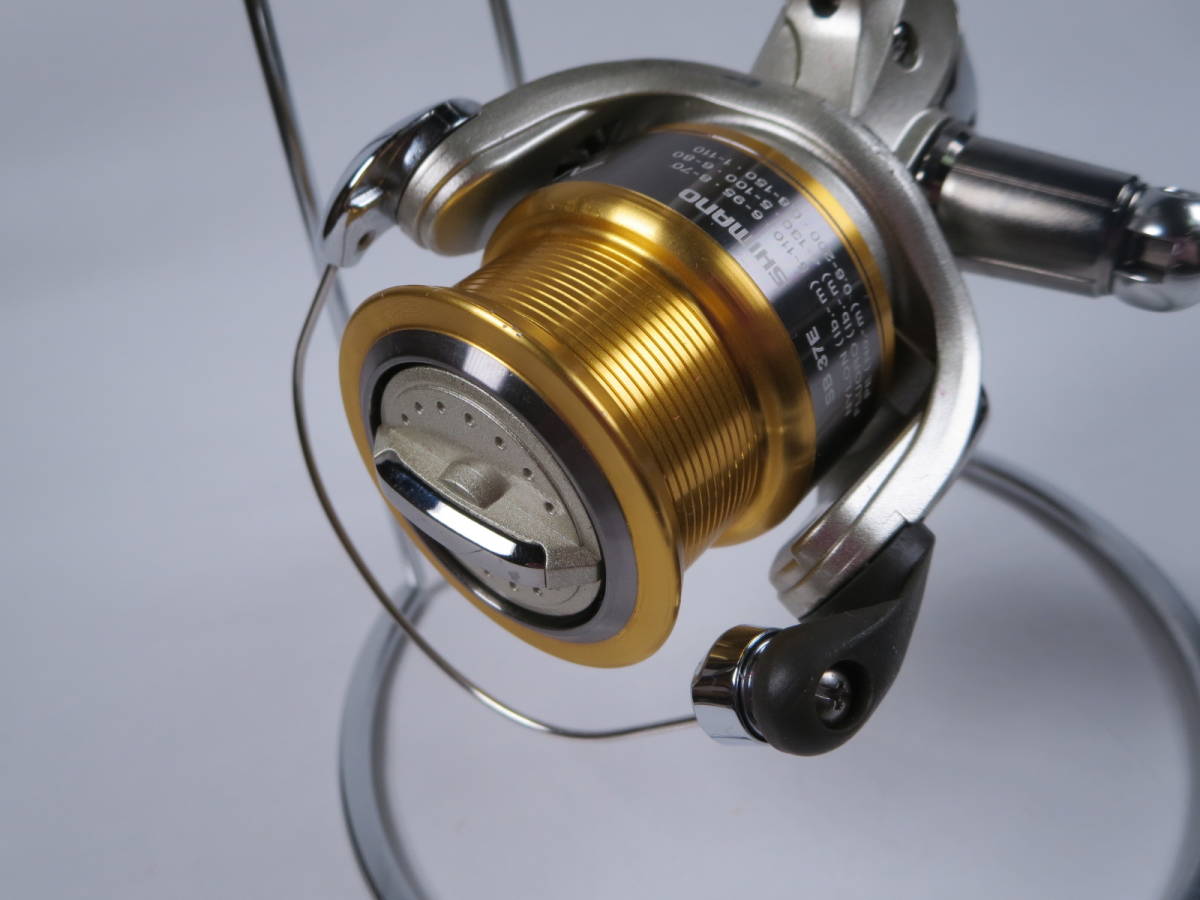 | SHIMANO パーツ価格表・取扱説明書 シマノカスタマーセンター - XT 2500S シマノ 0 エアノスXT 家族で エアノス 替えスプールのススメ 一つのリールで何でも釣ろう！！ 1 エアノスは釣りデビューに最適！？評価とラインナップまとめ