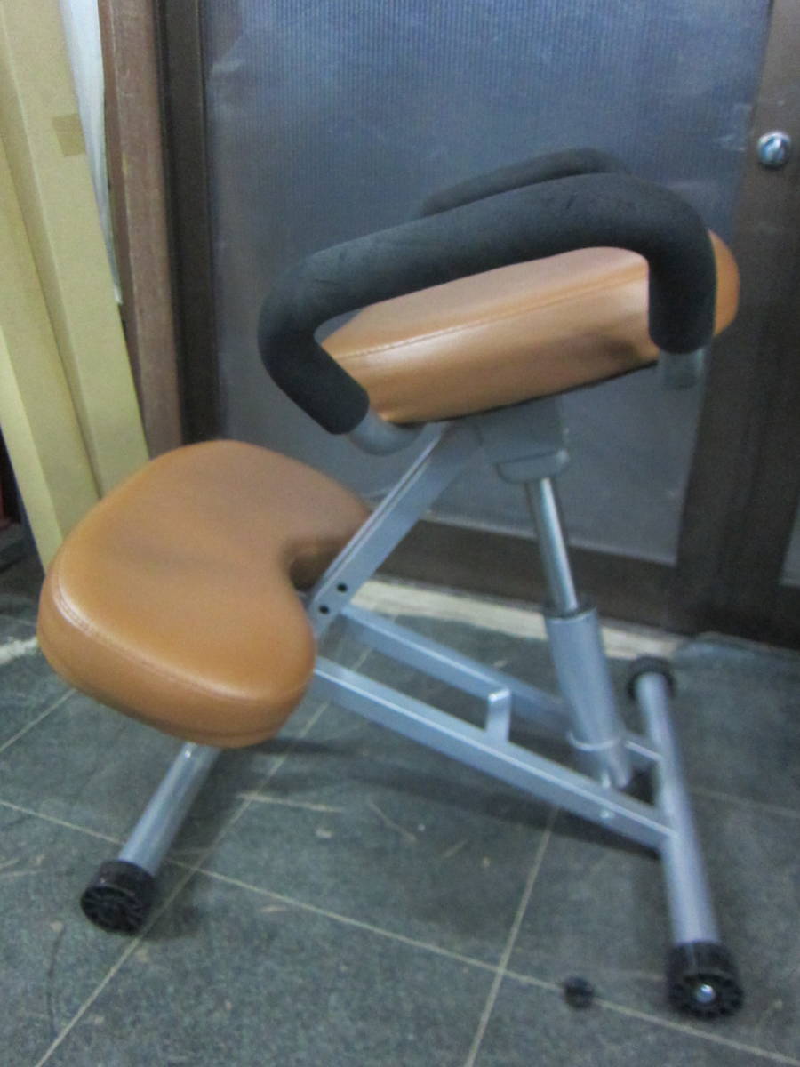 バランスチェア バランスイージー STOKKE バランスラボ &frasl; サカモトハウス ○ ネットショッピング - Variable 中古オフィス家具なら 中古品 0 ミーティングチェア 中古家具・ユーズド家具買取 中古の通販