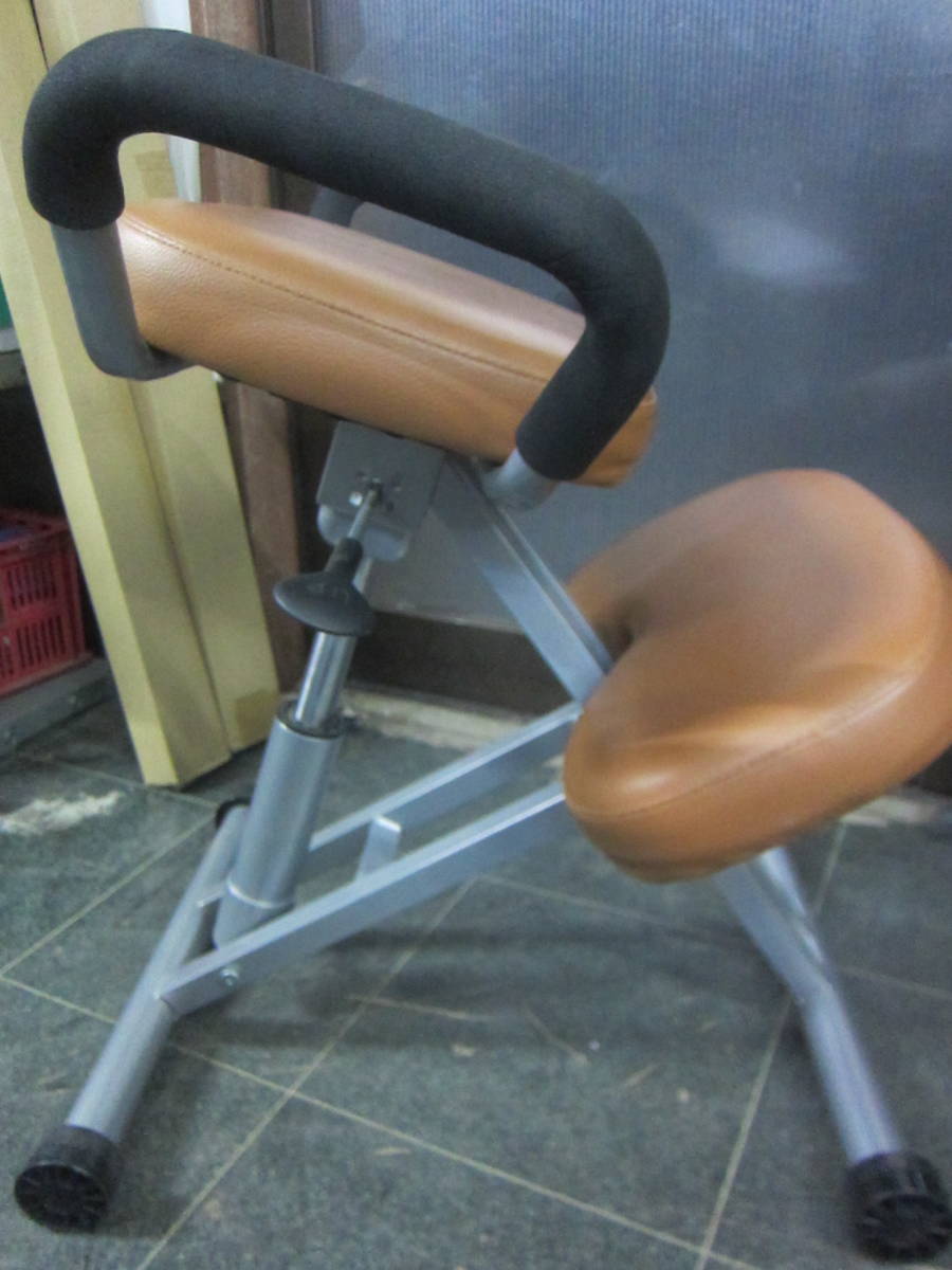 バランスチェア バランスイージー STOKKE バランスラボ &frasl; サカモトハウス ○ ネットショッピング - Variable 中古オフィス家具なら 中古品 0 ミーティングチェア 中古家具・ユーズド家具買取 中古の通販