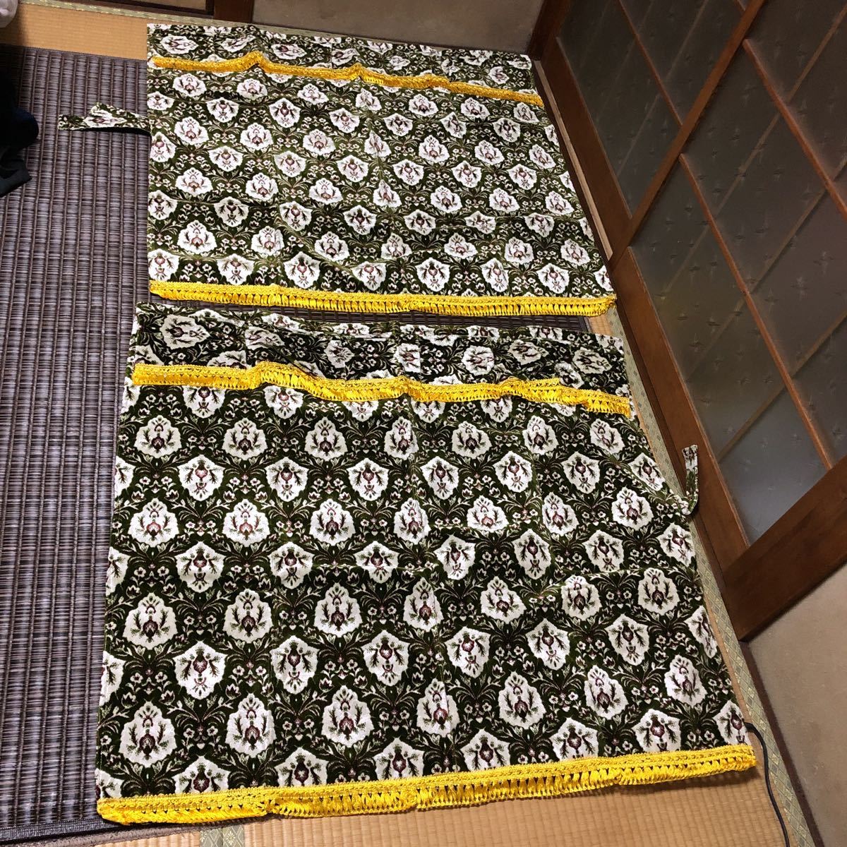 デコトラ カーテン 金華山 仮眠カーテン 4トン 大型 内装 男の城 金 
