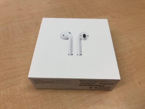 軍派遣 ◇美品 AirPods with Charging Case エアーポッズ/2019年 新型