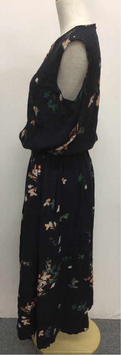 Sacra サクラ キュプラレーヨン フラワープリント ノースリーブロングワンピース Size 38 型番 黒 花柄 総柄 03 レディースファッション 売買されたオークション情報 Yahooの商品情報をアーカイブ公開 オークファン Aucfan Com