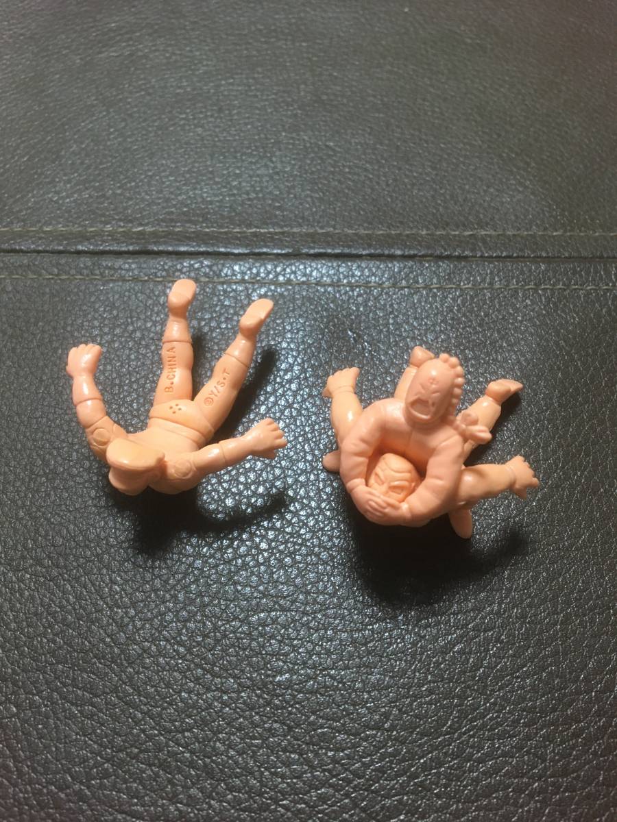 キン肉マン消しゴム キャメルクラッチ3体セット ラーメンマン ブロッケンマン 闘え拉麺マン 肌色 ペールオレンジ キン消し 当時物 レア キン肉マン 売買されたオークション情報 Yahooの商品情報をアーカイブ公開 オークファン Aucfan Com