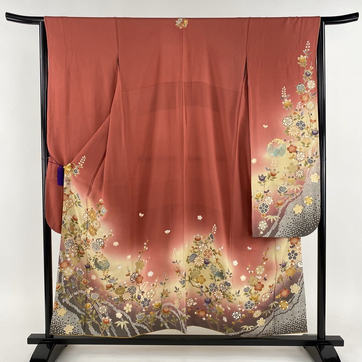 振袖 美品 名品 一つ紋 やまと誂製 草花 兎 金糸 金彩 ピンク 袷 身丈