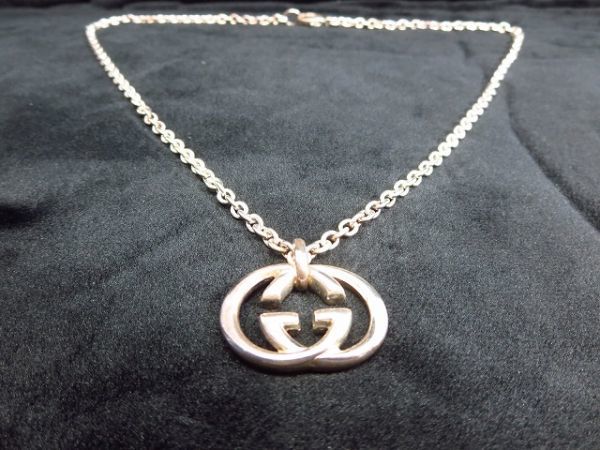 安い，最新作 グッチ GUCCI ネックレス シルバー AG925 チェーン長約48cm ペンダントトップ 約1.6cm&times;2.6cm 0412(ネックレス、ペンダント、チョーカー)｜売買されたオークション情報、yahooの商品情報をアーカ ネックレス、ペンダント、チョーカー