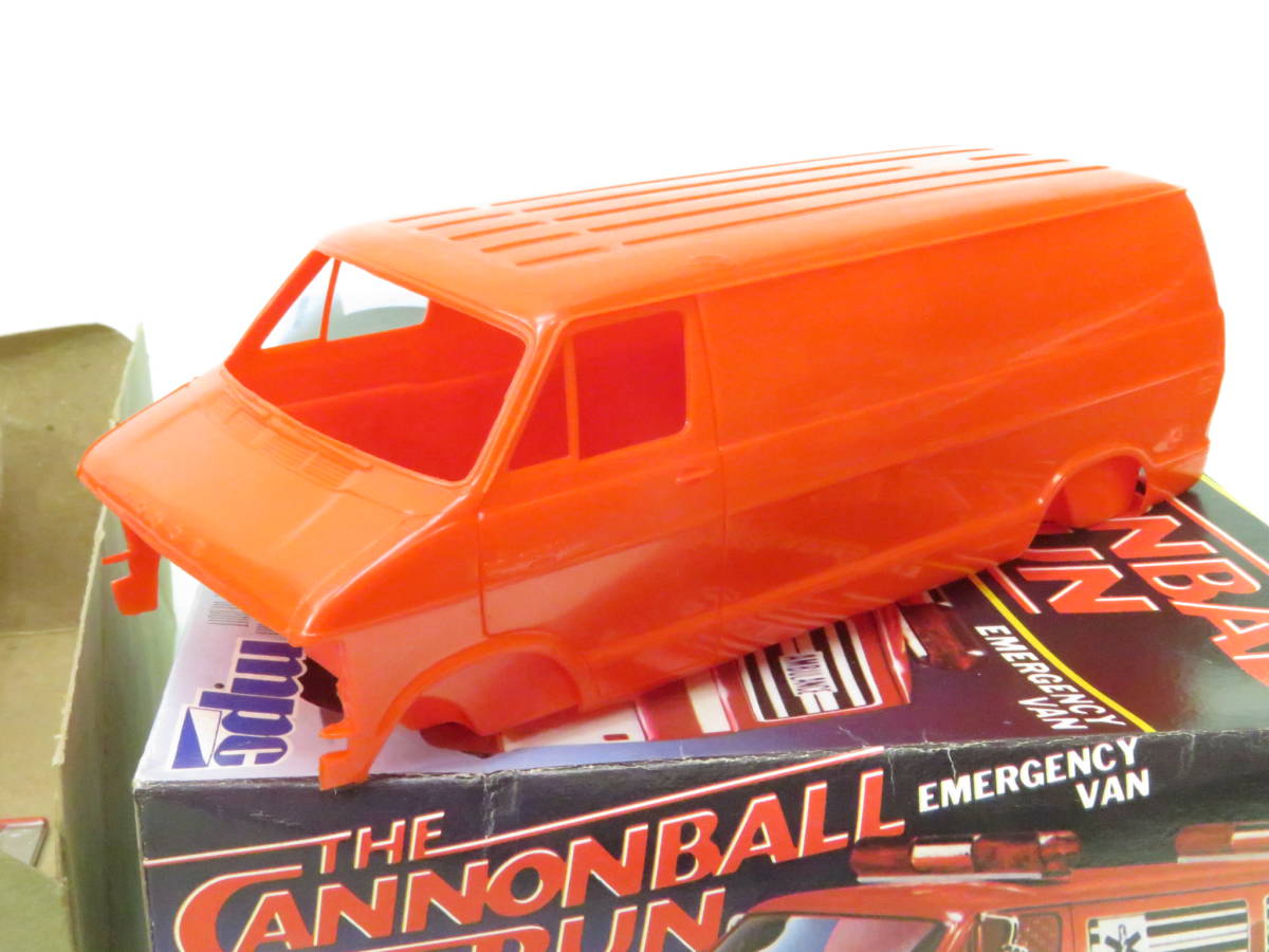 Mpc The Cannonball Run Dodge Ambulance ダッジ 救急車 キャノンボール 1 25 アメリカ製 ミロレ 乗用車 売買されたオークション情報 Yahooの商品情報をアーカイブ公開 オークファン Aucfan Com