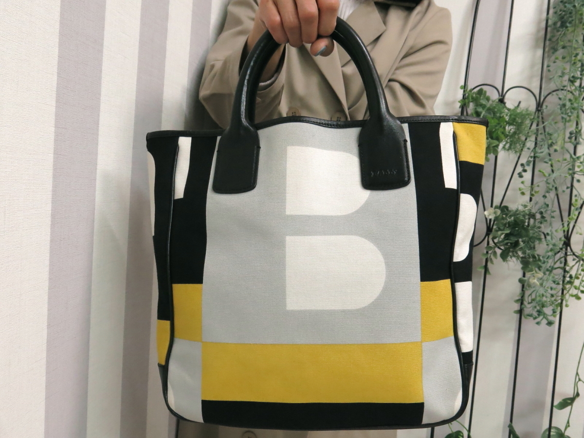 【美品】BALLY　トートバッグ キャンバス BALLY トートバッグ ビジーB バリー レザーブルー大容量 A4
