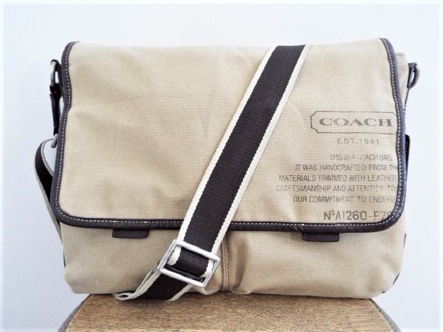 お得なセール価格 ☆美品☆COACH コーチ / メッセンジャーバッグ