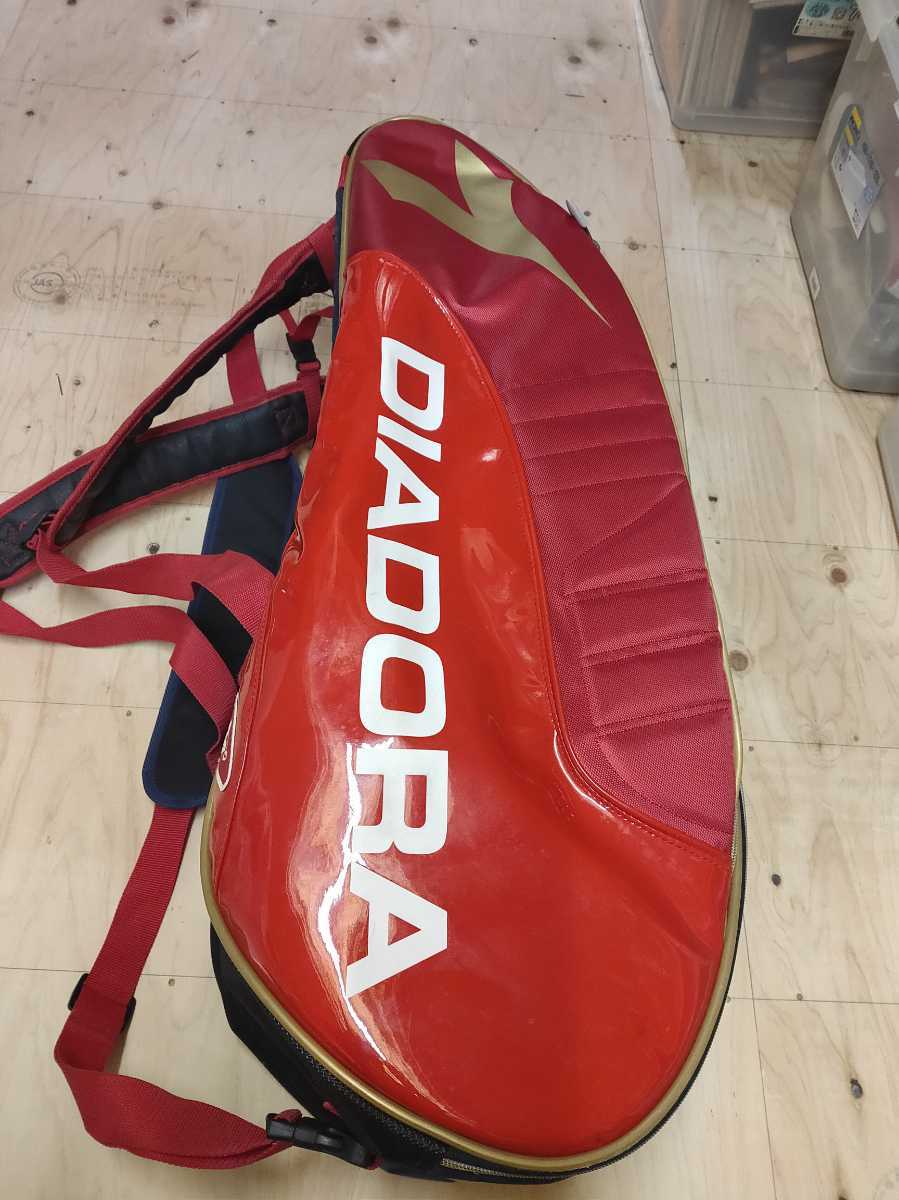 定番，お得 ディアドラ diadora テニス ラケットバック 限定(ラケットバッグ)｜売買されたオークション情報、yahooの商品情報をアーカイブ公開 - オークファン ラケットバッグ